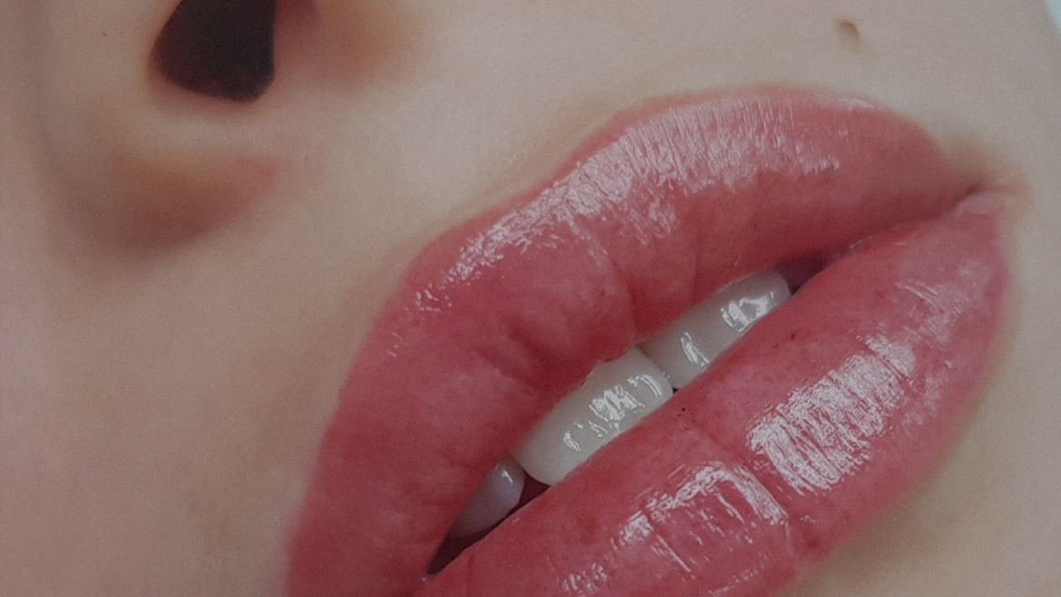 Semi-permanent Makeup Lips